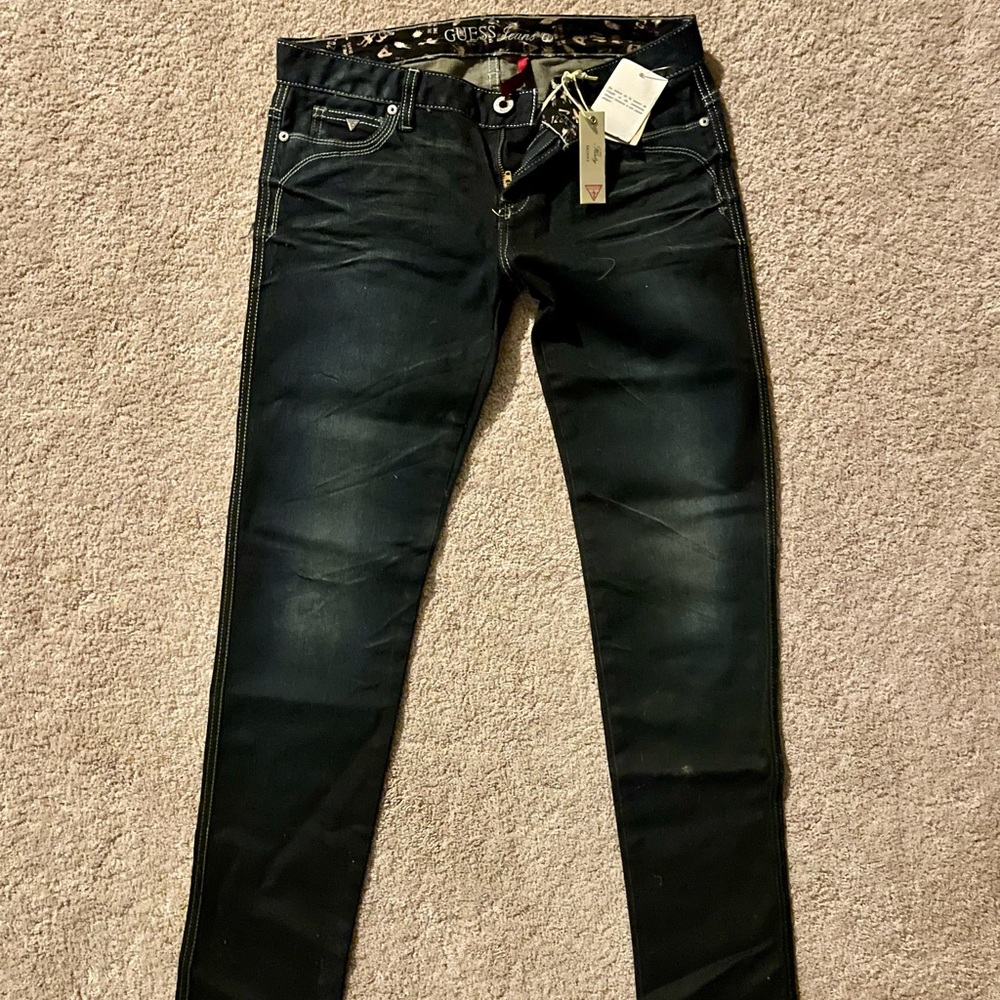GUESS Women’s Dark Skinny Low Rise Jeans, Size 29